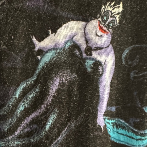 TORRID Disney Ursula Shark Bite Sleeveless shirt - Picture 3 of 7